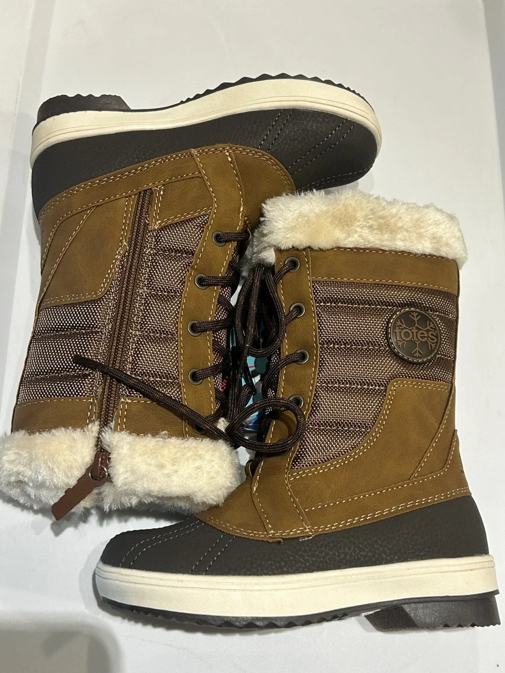 Totes Girls Size 12 Insulated Winter Boots Brown Black Faux Fur LaceUp Snow Boot